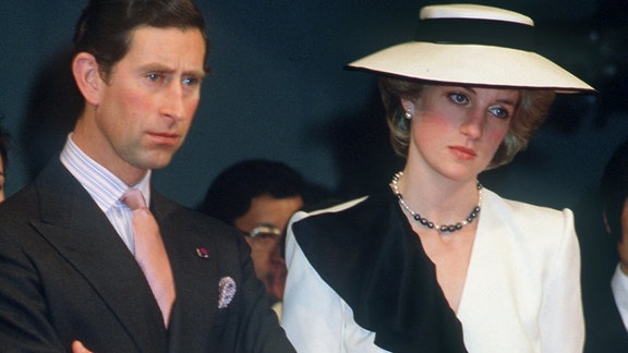 Prinzessin Diana mit ihrem Ehemann Prinz Charles 1986