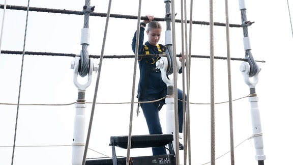 Prinzessin Leonor klettert für eine Ausbildungsfahrt auf den Mast des Schulschiffs "Juan Sebastian de Elcano".
