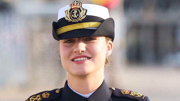 Kronprinzessin Leonor von Spanien als Fähnrich