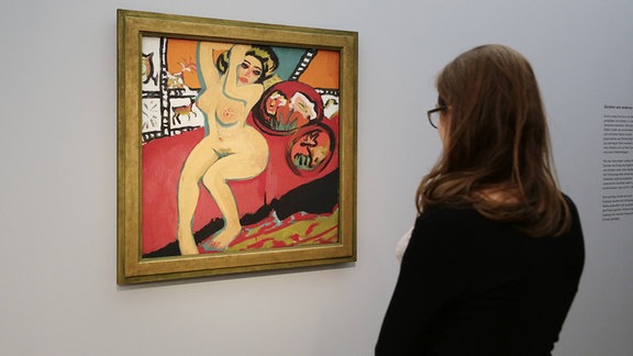 Blick in die Ausstellung Hieroglyphen, mit Werken des Künstlers Ernst Ludwig Kirchner im Hamburger Bahnhof. 