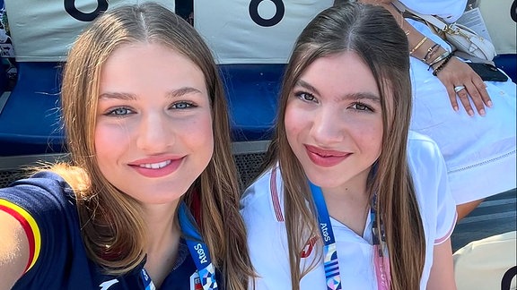 Die Prinzessinnen Leonor und Sofia von Spanien in Paris bei den Wettkämpfen