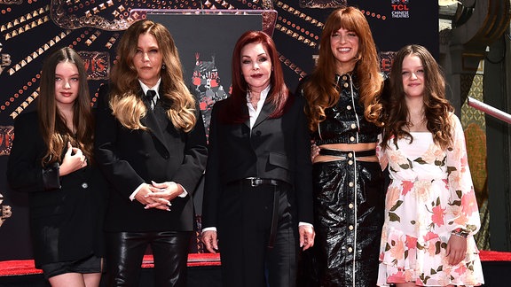 Harper Presley Lockwood, Lisa Marie Presley, Priscilla Presley, Riley Keough und Finley Presley Lockwood