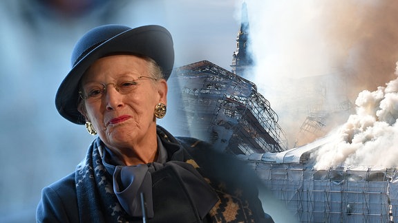 Eine Collage: Königin Margrethe II. von Dänemark und Rauch steigt bei einem Brand aus der Alten Börse in Kopenhagen auf