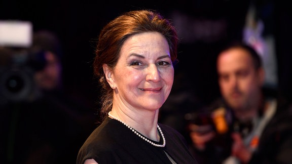 Martina Gedeck bei der Verleihung des Goldenen Ehrenbären an Martin Scorsese auf der Berlinale 2024 / 74. Internationale Filmfestspiele Berlin im Berlinale Palast. 