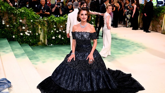 Schauspielerin Penelope Cruz besucht die Benefizgala des Costume Institute des Metropolitan Museum, anlässlich der Eröffnung der Ausstellung "Sleeping Beauties: Reawakening Fashion".