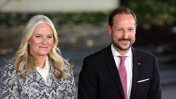 Empfang des norwegischen Kronprinzen Haakon rechts und Kronprinzessin Mette-Marit links durch den Bundeskanzler im Bundeskanzleramt - 09 11 2023 