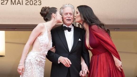 Carys Zeta Douglas, Michael Douglas und Catherine Zeta-Jones auf dem roten Teppich