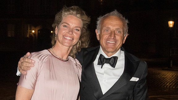 Birgitte Yding und Michael Halbye bei der Ankunft zum 50. Geburtstag von Kronprinzessin Mary auf Schloss Amalienborg in Kopenhagen