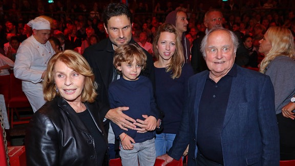 Senta Berger, Sohn Simon Verhoeven, Enkel David Verhoeven, Freundin Nina, Mann Michael Verhoeven