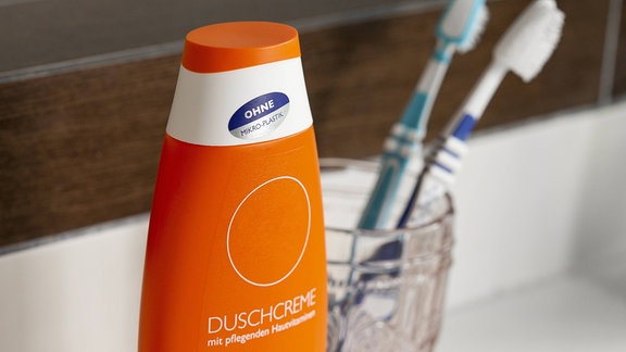 Duschcreme mit dem Hinweis "ohne Mikro-Plastik"
