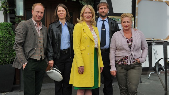Die Schauspieler Johann von Bülow (Jan Schulte), Meike Droste (Bärbel Schmied), Caroline Peters (Sophie Haas), Bjarne Mädel (Dietmar Schäffer) und Petra Kleinert (Heike Schäffer) (l-r) 