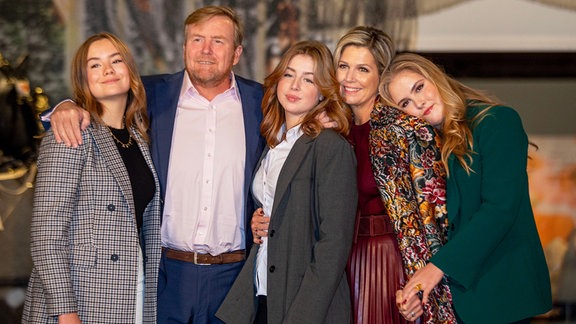 König Willem-Alexander, Königin Maxima, Kronprinzessin Amalia, Prinzessin Alexia und Prinzessin Ariane
