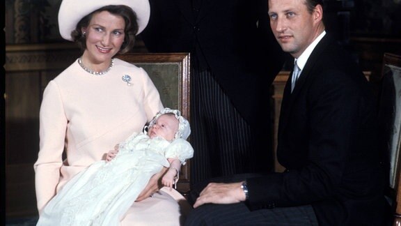 Baby Prinzessin Märtha Louise mit Familie