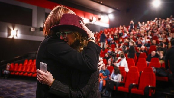 Bianca Cline and Rachel Manson bei Filmpremiere