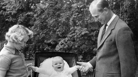 Prinzessin Elizabeth und Prinz Philip mit Nachwuchs