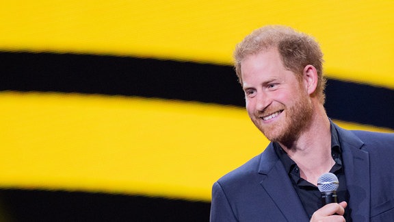  Prinz Harry, Herzog von Sussex, spricht während der Abschlussfeier der 6. Invictus Games in der Merkur Spiel-Arena.