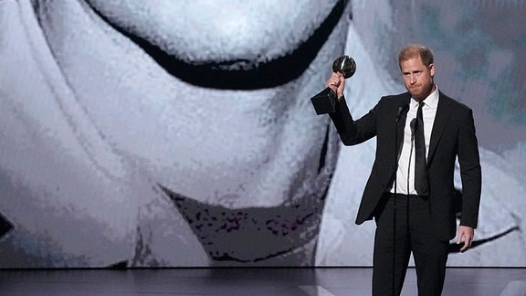 Prinz Harry (GB), erhält den Pat Tillman Award bei der Verleihung der 2024 ESPY Awards 2024 im Dolby Theatre in Los Angeles