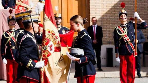 Kadettin Prinzessin Leonor von Spanien bei der Vereidigungszerrmonie an der Academia General Militar.