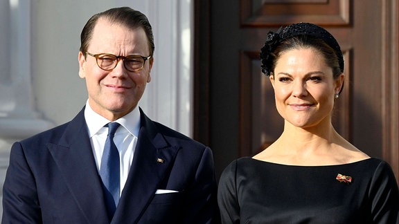 Prinz Daniel von Schweden und Kronprinzessin Victoria von Schweden beim Empfang zu einem gemeinsamen Gespräch mit dem Bundespräsidenten im Schloss Bellevue.