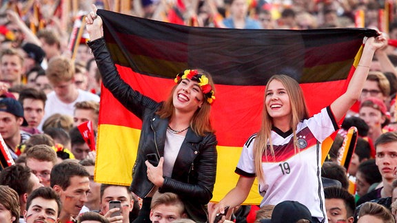Fans der deutschen Mannschaft beim Public Viewing in Berlin