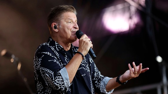 Hartmut Engler von Pur live bei einem Konzert beim Summertime Norderney.
