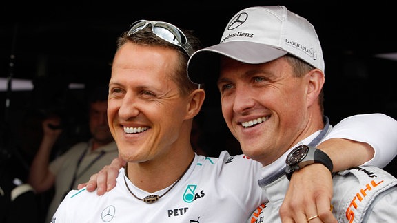 Portrait Michael Schumacher (GER/ Mercedes GP) und Ralf Schumacher (GER/ Mercedes) am Hockenheimring