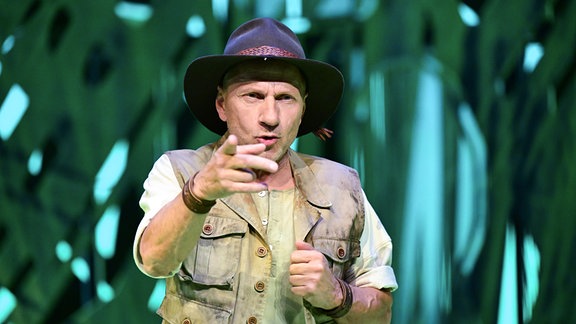 Der Schauspieler und Tatort Kommissar Richy Müller steht auf der Bühne des Palladium Theaters in Stuttgart.