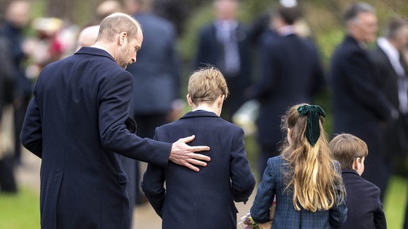 Prinz William, Prinz von Wales, Prinz George, Prinzessin Charlotte und Prinz Louis bei einer öffentlichen Veranstaltung 
