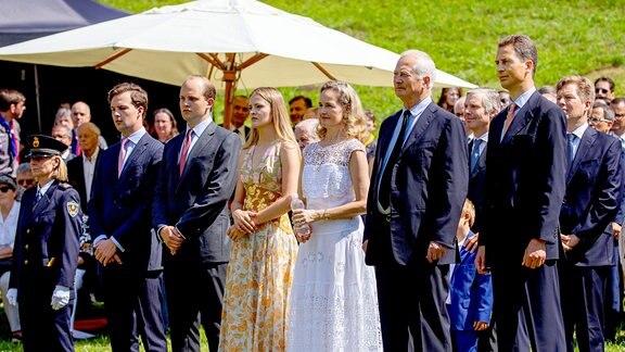 Fürst Hans Adam II. von und zu Liechtenstein und andere Familienmitglieder.