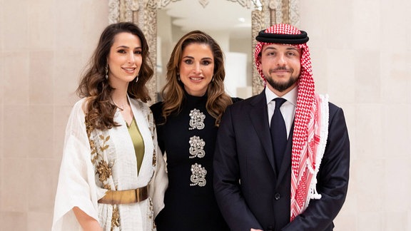 Die jordanische Königin Rania bei der Verlobung von S.K.H. Kronprinz Al Hussein mit Rajwa Khaled bin Musaed bin Saif bin Abdulaziz Al Saif.