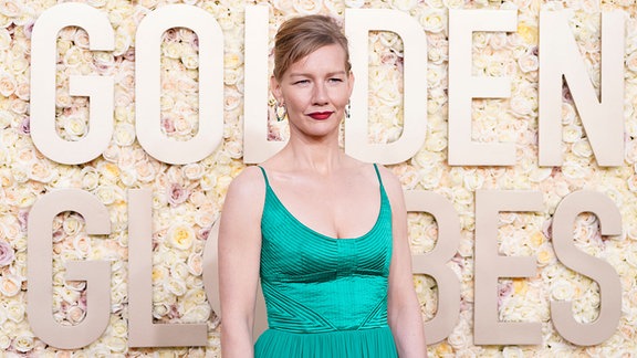 Sandra Hüller kommt zur 81. Golden Globe-Verleihung im Beverly Hilton.