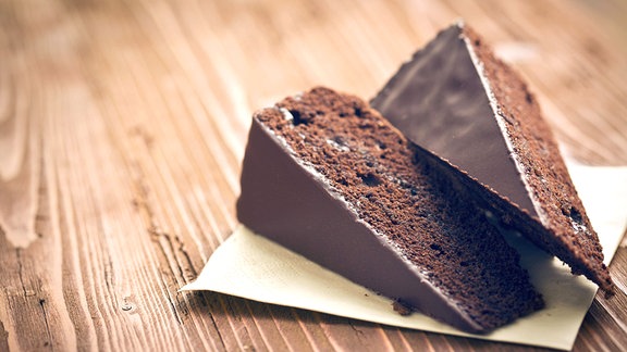 Zwei Stück Schokokuchen