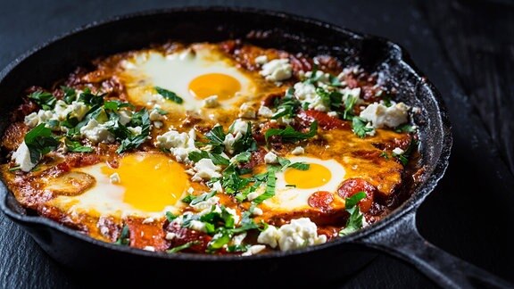 Shakshuka in einer Pfanne