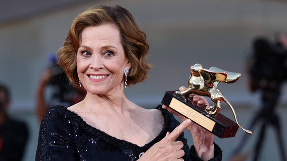 Sigourney Weaver mit dem Goldenen Löwen für ihr Lebenswerk