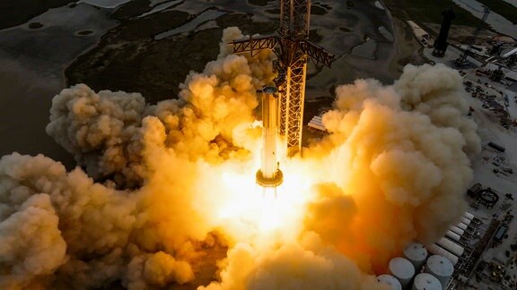 SpaceX-Rakete startet