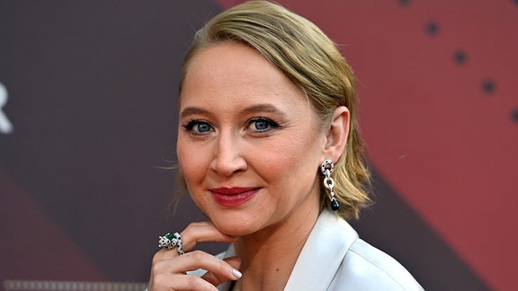 Anna Maria Mühe Schauspielerin beim Bayerischer Filmpreis 2023 auf dem Roten Teppich