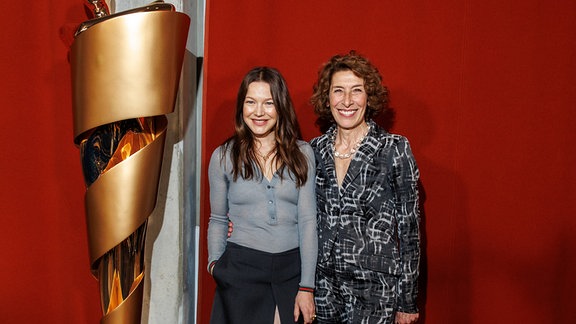 Hannah Herzsprung und Adele Neuhauser beim Lola Nominiertenabend des Deutschen Filmpreises 2024 in der Bar Brass