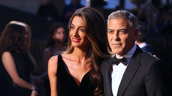 George Clooney und Amal Clooney kommen zu den Albie Awards in NY