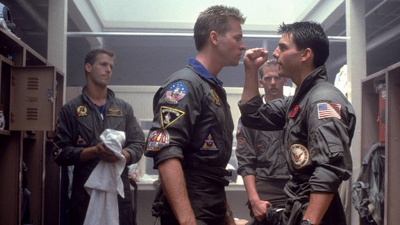 Val Kilmer, Anthony Edwards, Tom Cruise in Top Gun (1986)