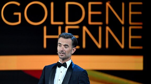 Der Moderator Florian Silbereisen steht bei der Verleihung des Medienpreises «Goldene Henne» auf der Bühne.