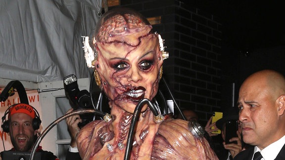Heidi Klum verkleidet bei ihrer Halloween Party.