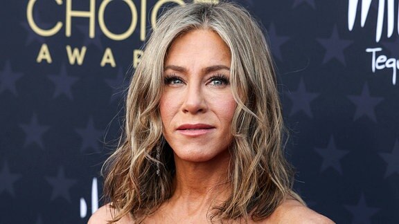 Jennifer Aniston kommt zu den 29. Annual Critics Choice Awards, die am 14. Januar 2024 im Barker Hangar in Santa Monica, Los Angeles, verliehen werden.