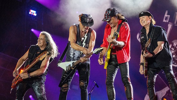 Pawe Mciwoda, Rudolf Schenker, Matthias Jabs und Sänger Klaus Meine von der Band Scorpions rocken beim Wacken Open Air.