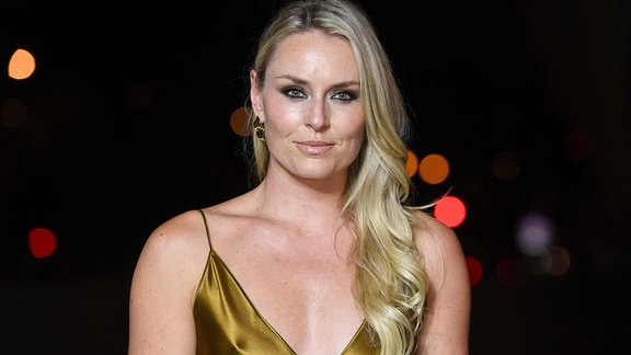 Lindsey Vonn im goldenen Abendkleid in Paris