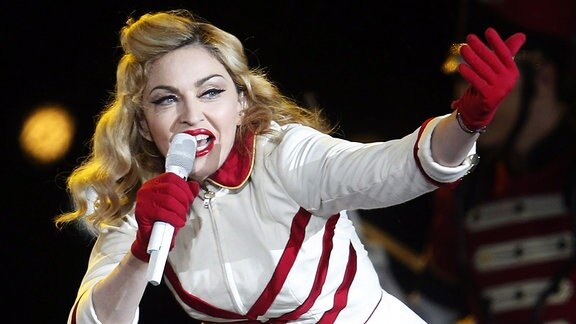 Madonna auf dr Bühne, 2012