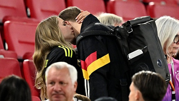 Anika Bissel und Manuel Neuer