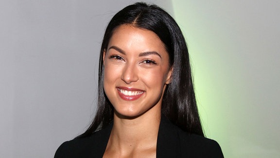 Rebecca Mir 