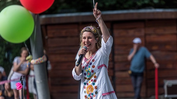 Die Kindermusikerin Simone Sommerland (bürgerlich Simone Stiers) auf ihrer ersten großen Livetournee in der Parkbühne am Geyserhaus im Norden von Leipzig. 