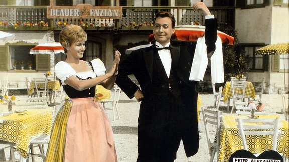 Waltraud Haas, Peter Alexander in einer Szene aus dem Film "Saison in Salzburg"