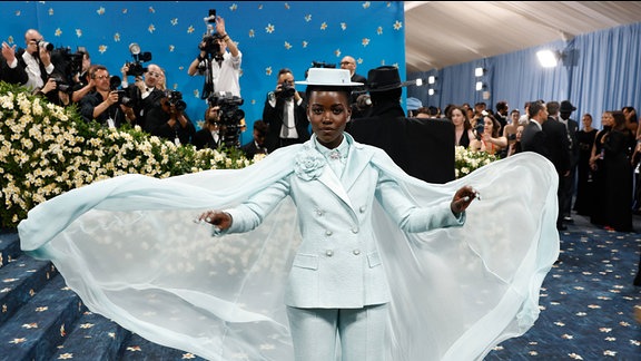 Lupita Nyong o arrives on the red carpet at the 2025 Met Gala